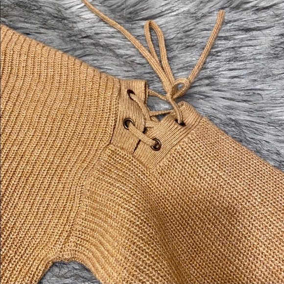 NEW BCBGMaxAzria Sweater Pullover - Picture 4 of 9